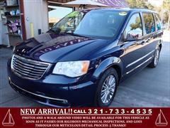 2013 Chrysler Town & Country 