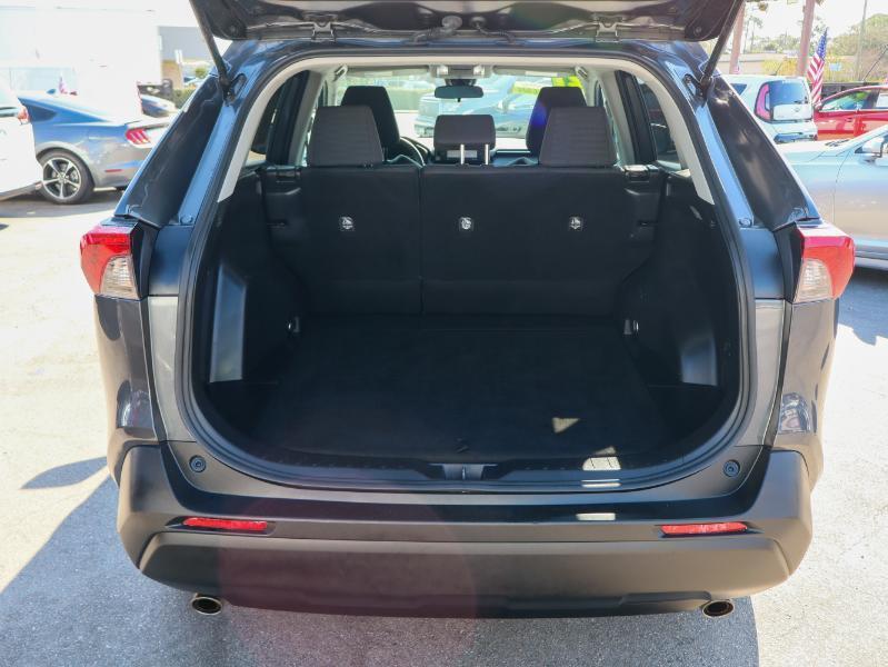 Toyota RAV4 LE FWD 2021