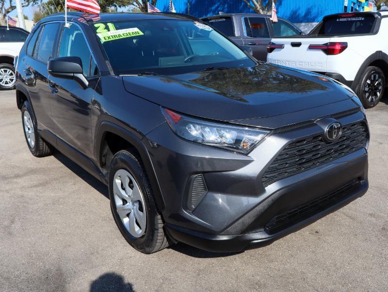 Toyota RAV4 LE FWD 2021