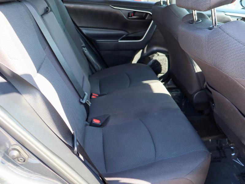 Toyota RAV4 LE FWD 2021