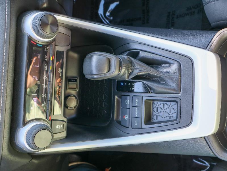 Toyota RAV4 LE FWD 2021