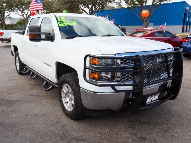 Chevrolet Silverado 1500 4WD Crew Cab 143.5" LT w/1LT 2015