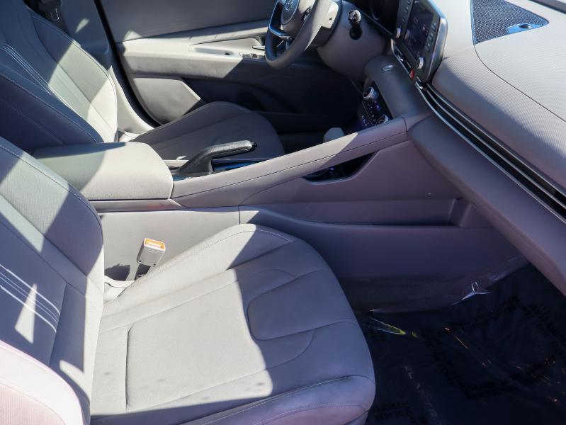 Hyundai Elantra SEL IVT 2023