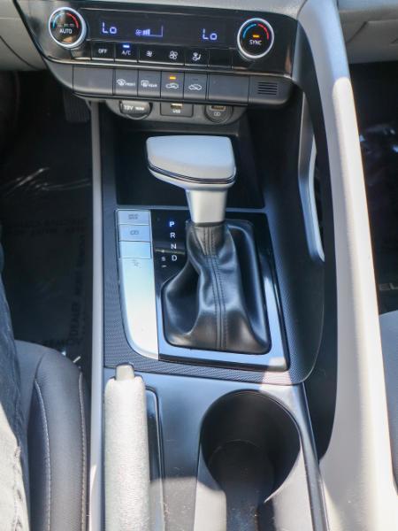 Hyundai Elantra SEL IVT 2023