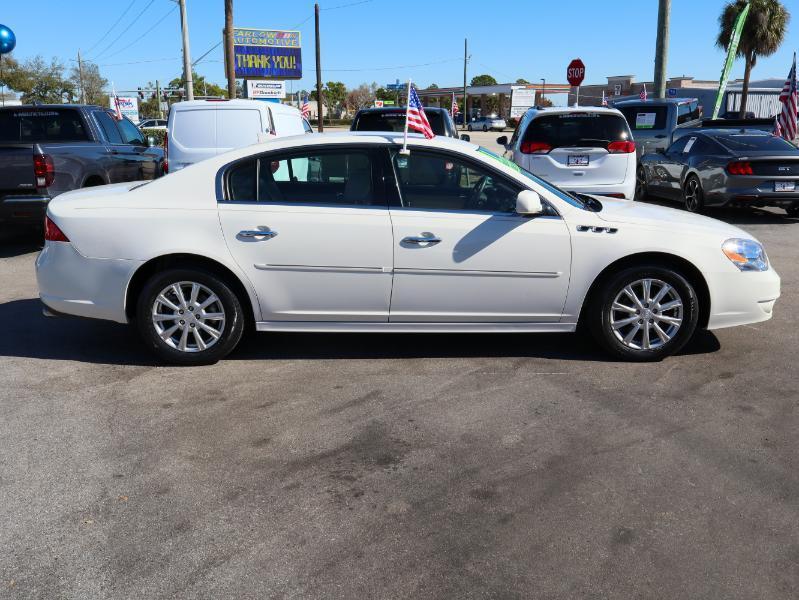 Buick Lucerne 4dr Sdn CXL 2011