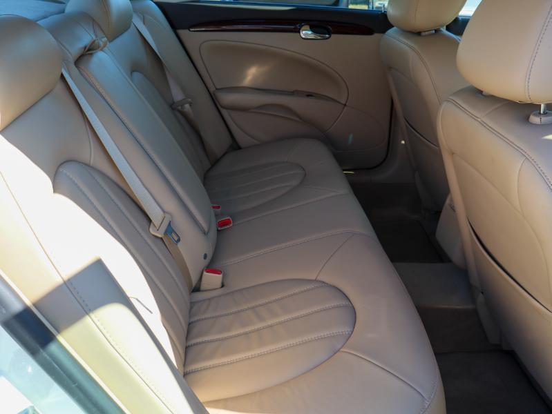 Buick Lucerne 4dr Sdn CXL 2011