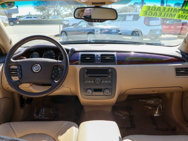 Buick Lucerne 4dr Sdn CXL 2011