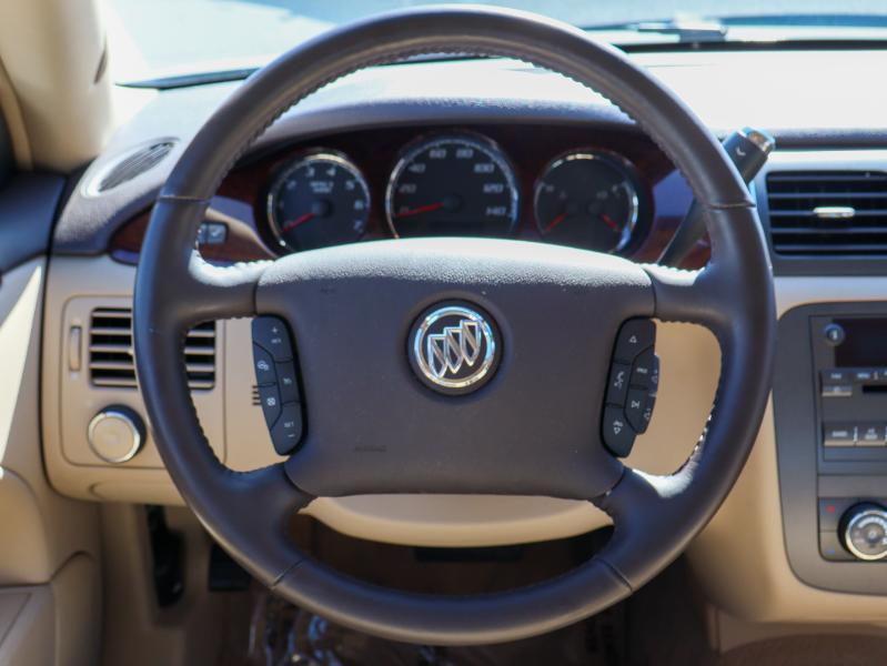 Buick Lucerne 4dr Sdn CXL 2011