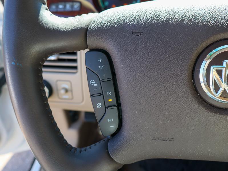 Buick Lucerne 4dr Sdn CXL 2011