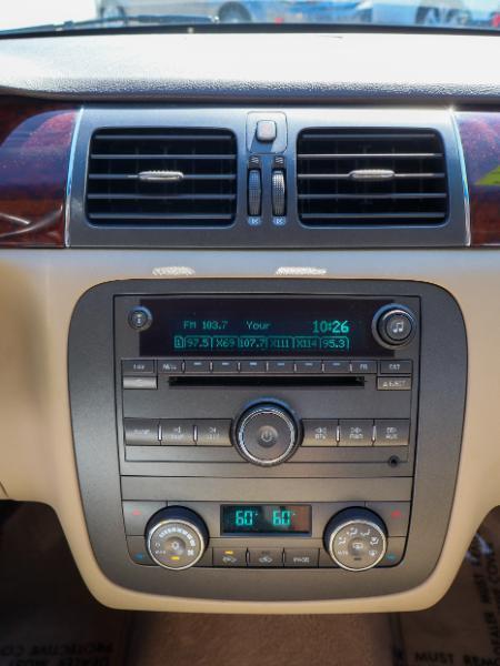 Buick Lucerne 4dr Sdn CXL 2011