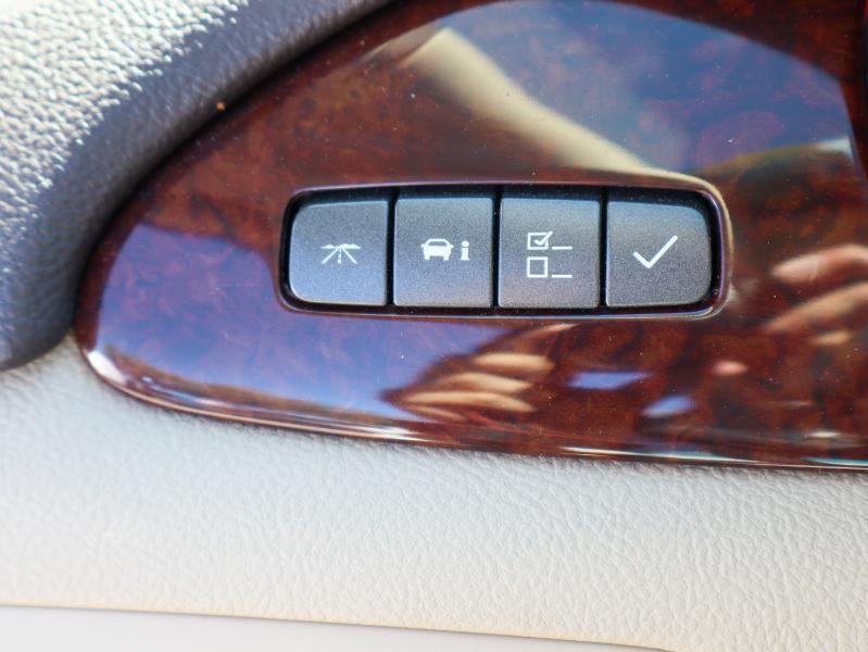 Buick Lucerne 4dr Sdn CXL 2011