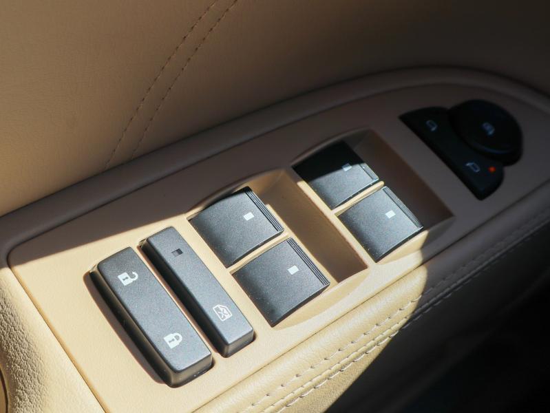 Buick Lucerne 4dr Sdn CXL 2011