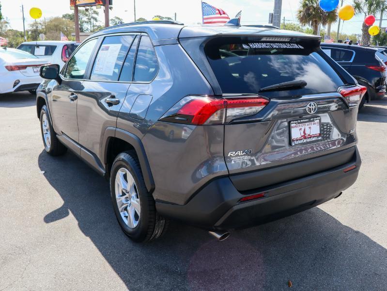 Toyota RAV4 XLE FWD 2021