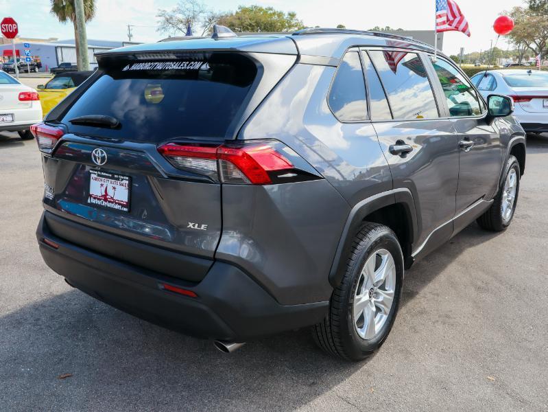 Toyota RAV4 XLE FWD 2021