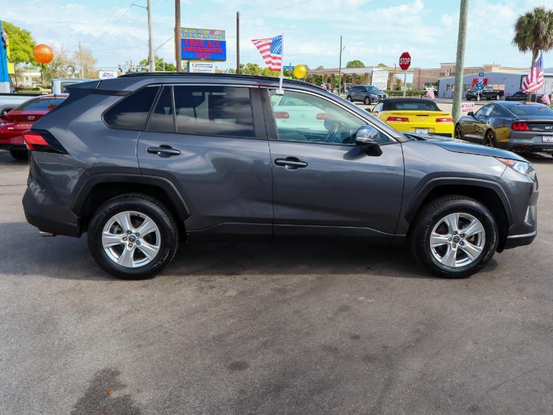 Toyota RAV4 XLE FWD 2021