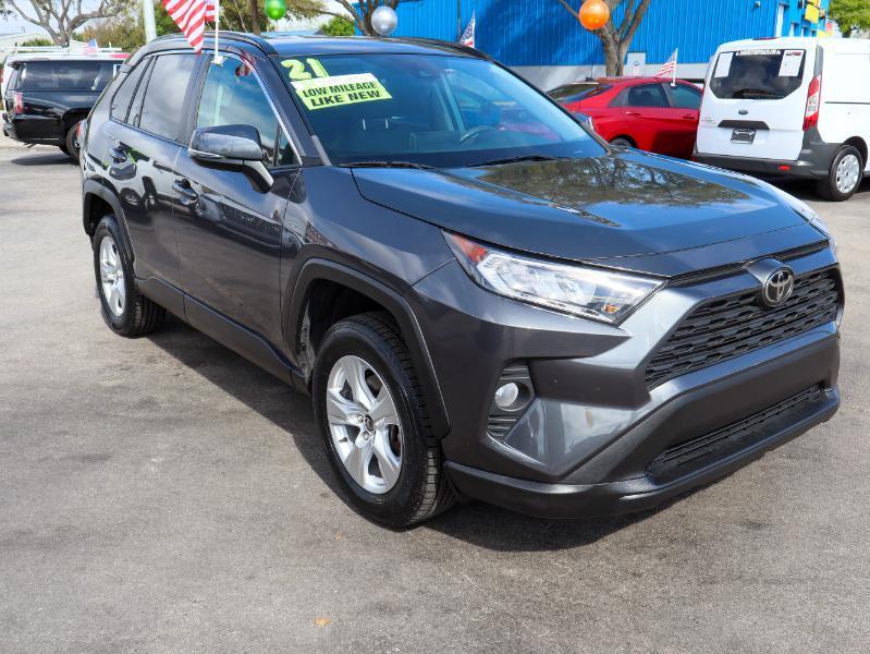 Toyota RAV4 XLE FWD 2021