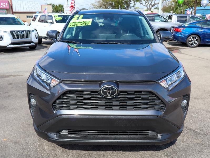 Toyota RAV4 XLE FWD 2021