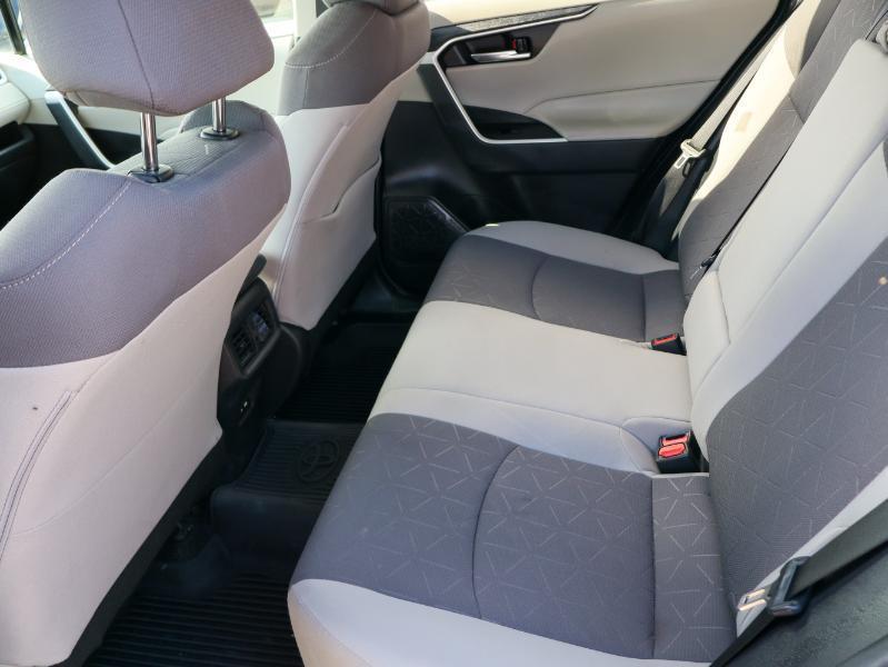 Toyota RAV4 XLE FWD 2021