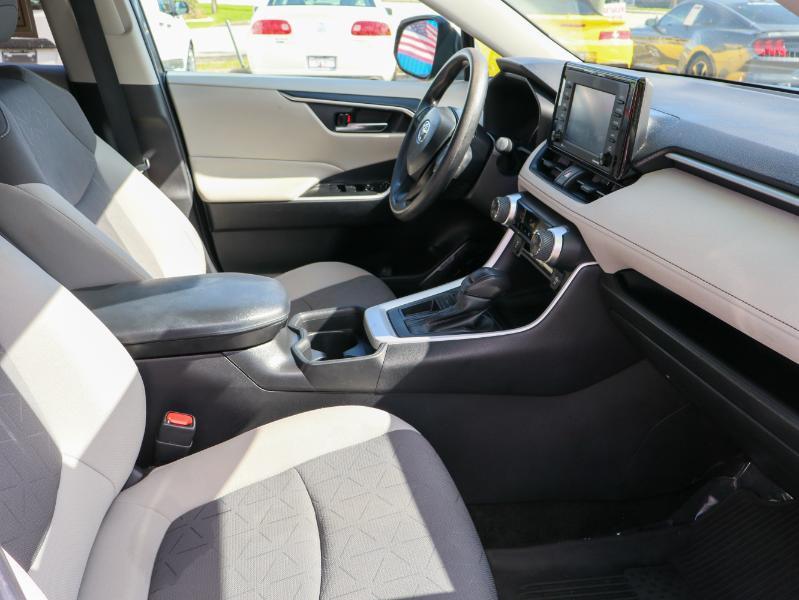 Toyota RAV4 XLE FWD 2021