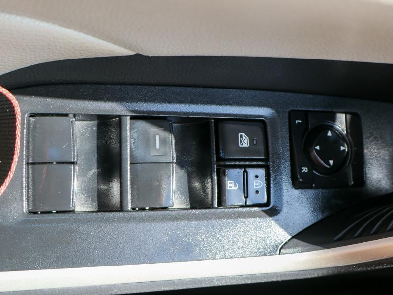 Toyota RAV4 XLE FWD 2021