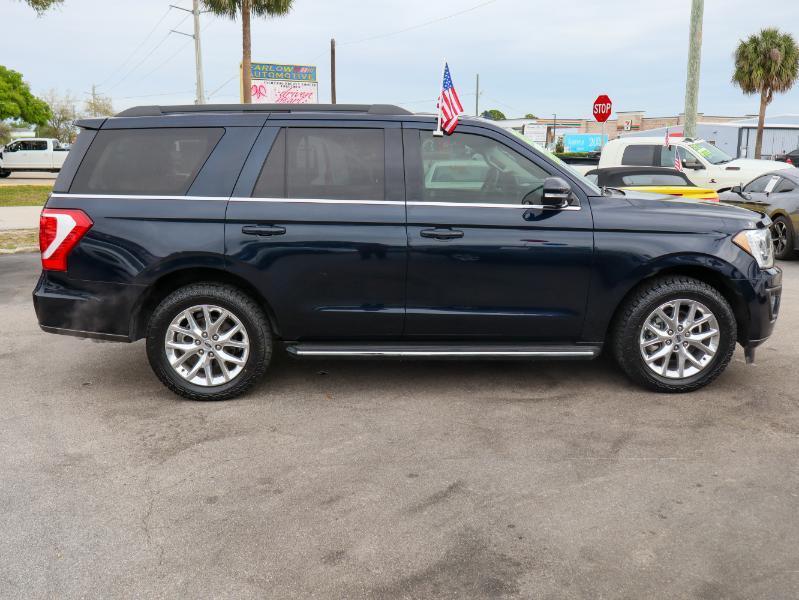 Ford Expedition  2021