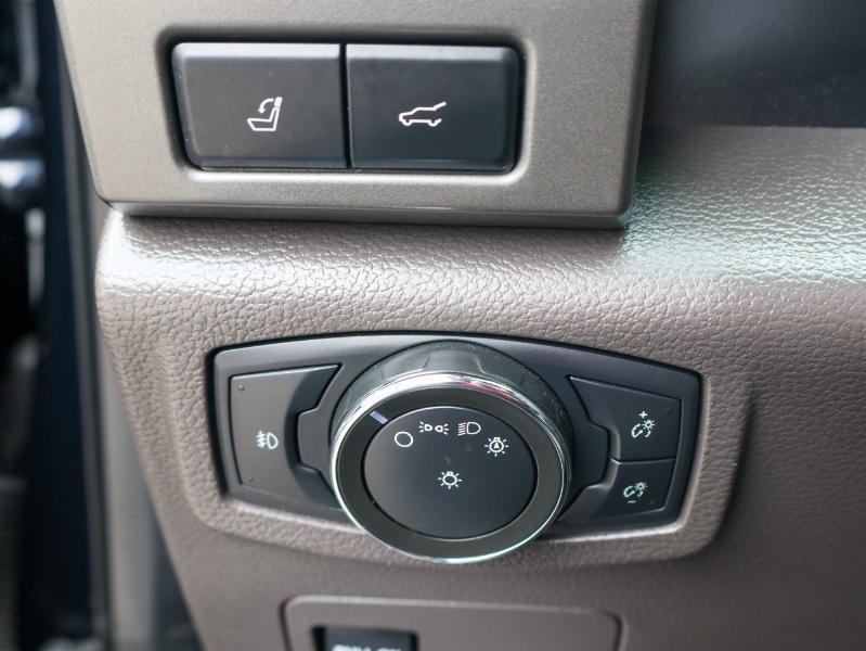 Ford Expedition  2021