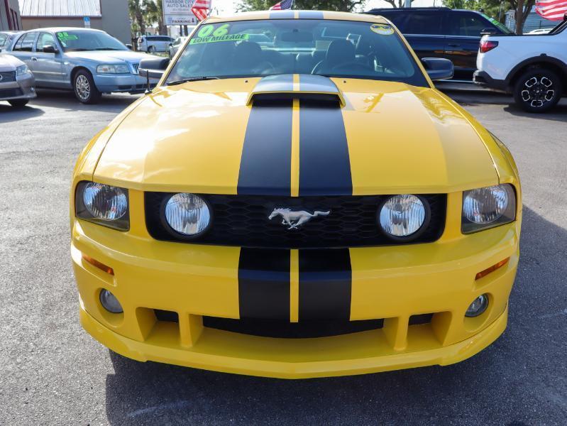 Ford Mustang  2006