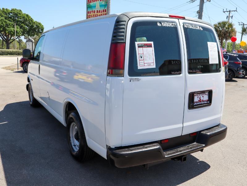 Chevrolet Express Cargo Van 1500 135" WB 2002