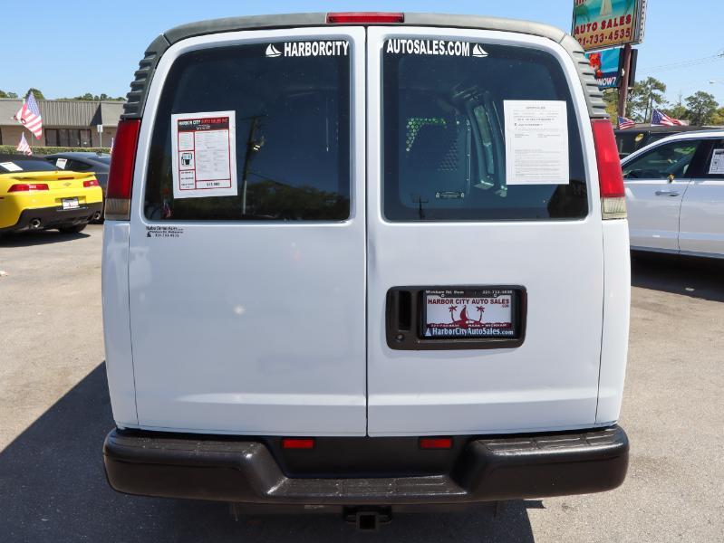Chevrolet Express Cargo Van 1500 135" WB 2002
