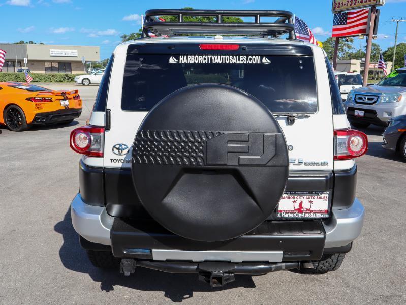 Toyota FJ Cruiser  2014