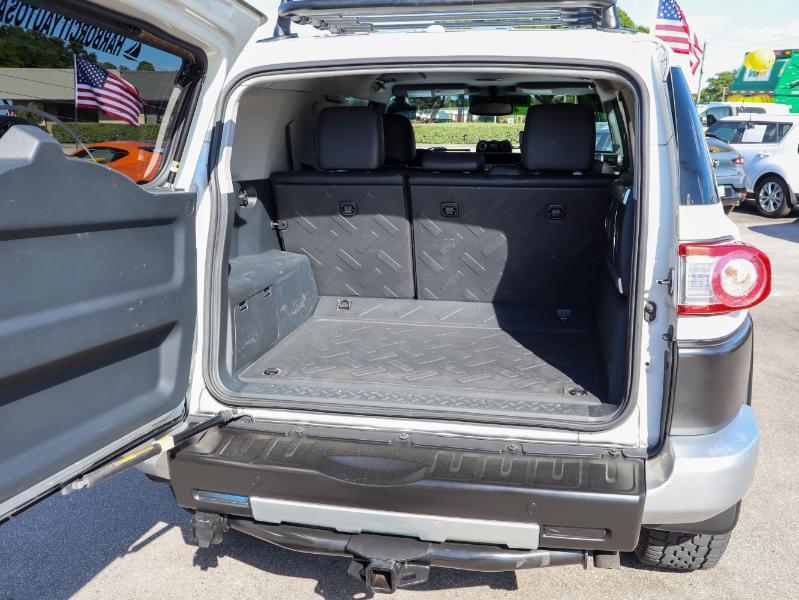 Toyota FJ Cruiser  2014