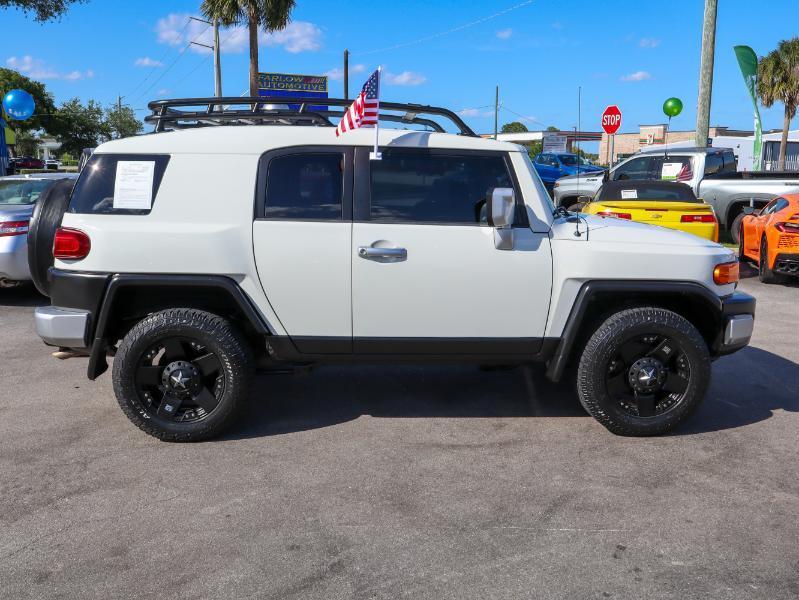 Toyota FJ Cruiser  2014