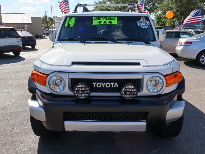Toyota FJ Cruiser  2014