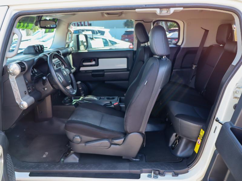 Toyota FJ Cruiser  2014