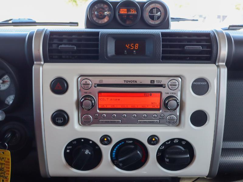 Toyota FJ Cruiser  2014