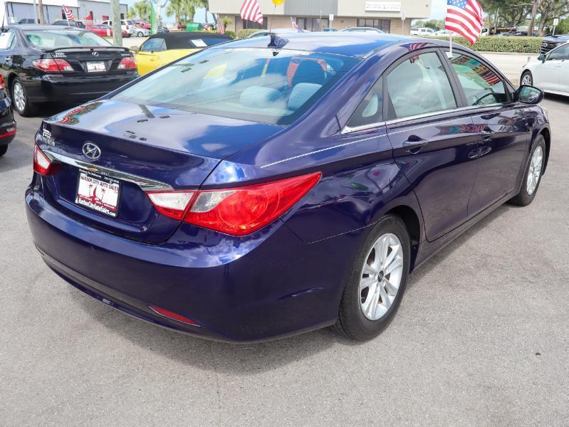 Hyundai Sonata 4dr Sdn 2.4L Auto GLS PZEV 2013