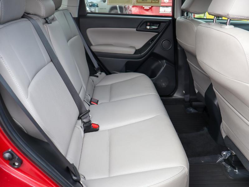 Subaru Forester 4dr CVT 2.5i Touring PZEV 2015