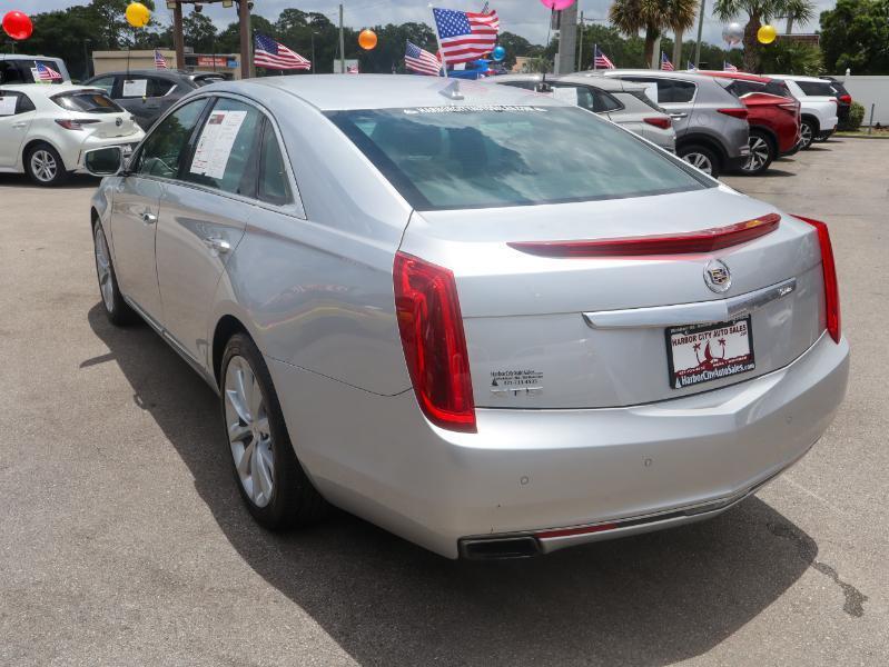 Cadillac XTS Luxury FWD 2013
