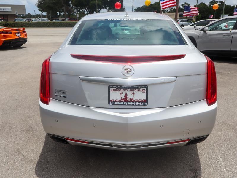 Cadillac XTS Luxury FWD 2013