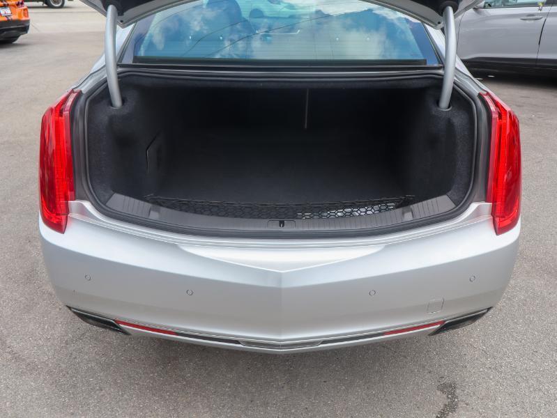 Cadillac XTS Luxury FWD 2013