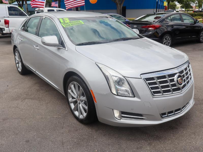 Cadillac XTS Luxury FWD 2013