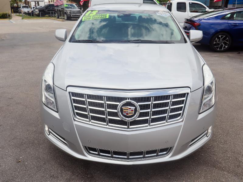 Cadillac XTS Luxury FWD 2013