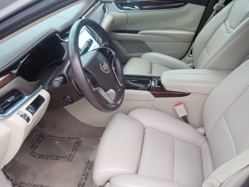 Cadillac XTS Luxury FWD 2013