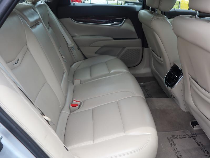 Cadillac XTS Luxury FWD 2013