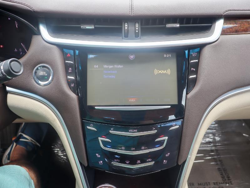 Cadillac XTS Luxury FWD 2013