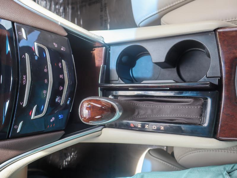 Cadillac XTS Luxury FWD 2013