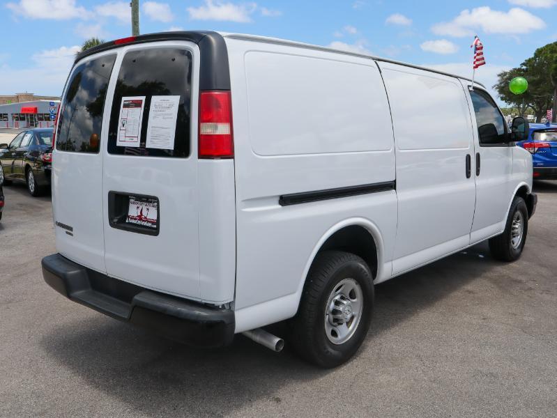Chevrolet Express Cargo Van RWD 2500 135" 2016