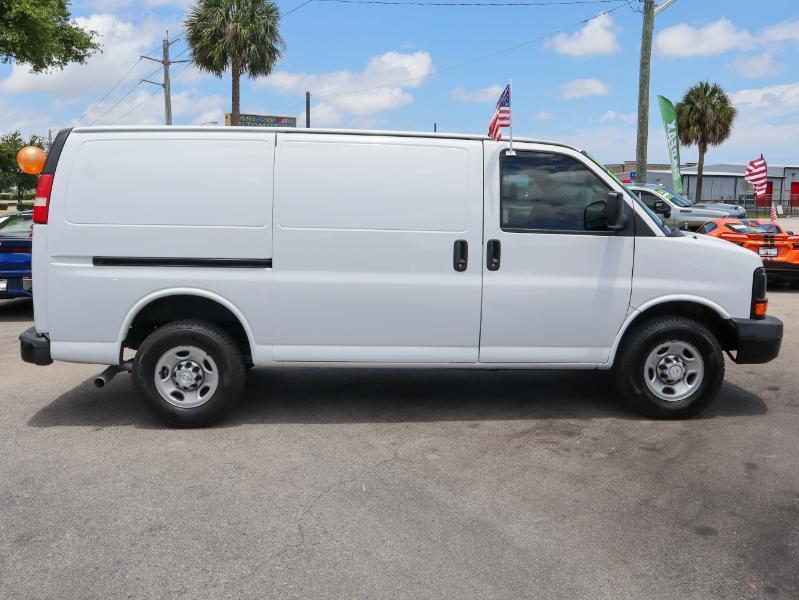 Chevrolet Express Cargo Van RWD 2500 135" 2016