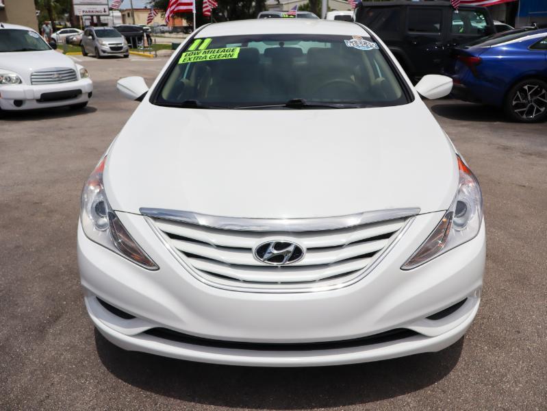 Hyundai Sonata 4dr Sdn 2.4L Auto GLS 2011