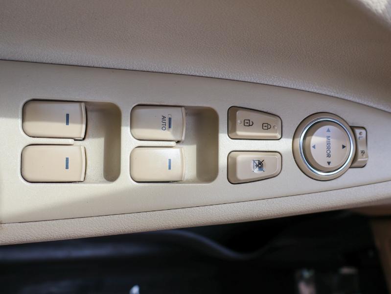 Hyundai Sonata 4dr Sdn 2.4L Auto GLS 2011